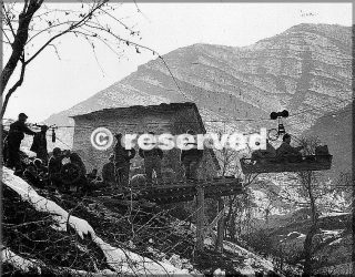 21 feb 45-operazione riva ridge sergente paul long tram caricato cn materiali di consumo